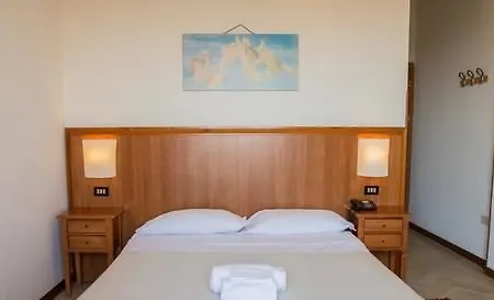 Park Hotell 3*